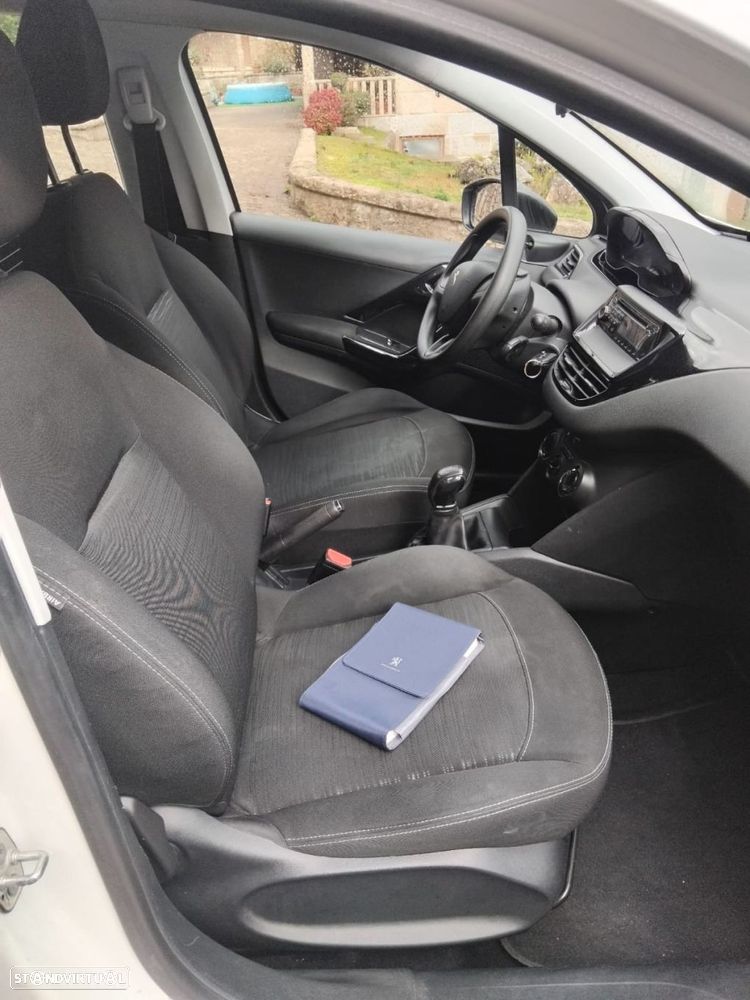 Peugeot 208 1.4 HDi Active - 8
