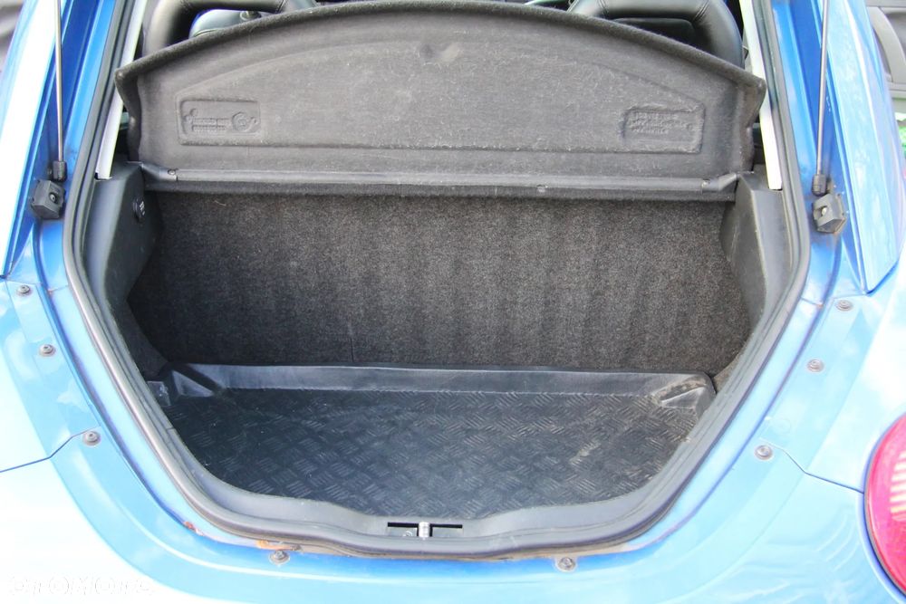 Volkswagen New Beetle - 17