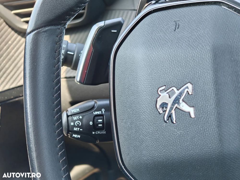 Peugeot 2008 1.2 PureTech EAT8 STT GT Pack - 11