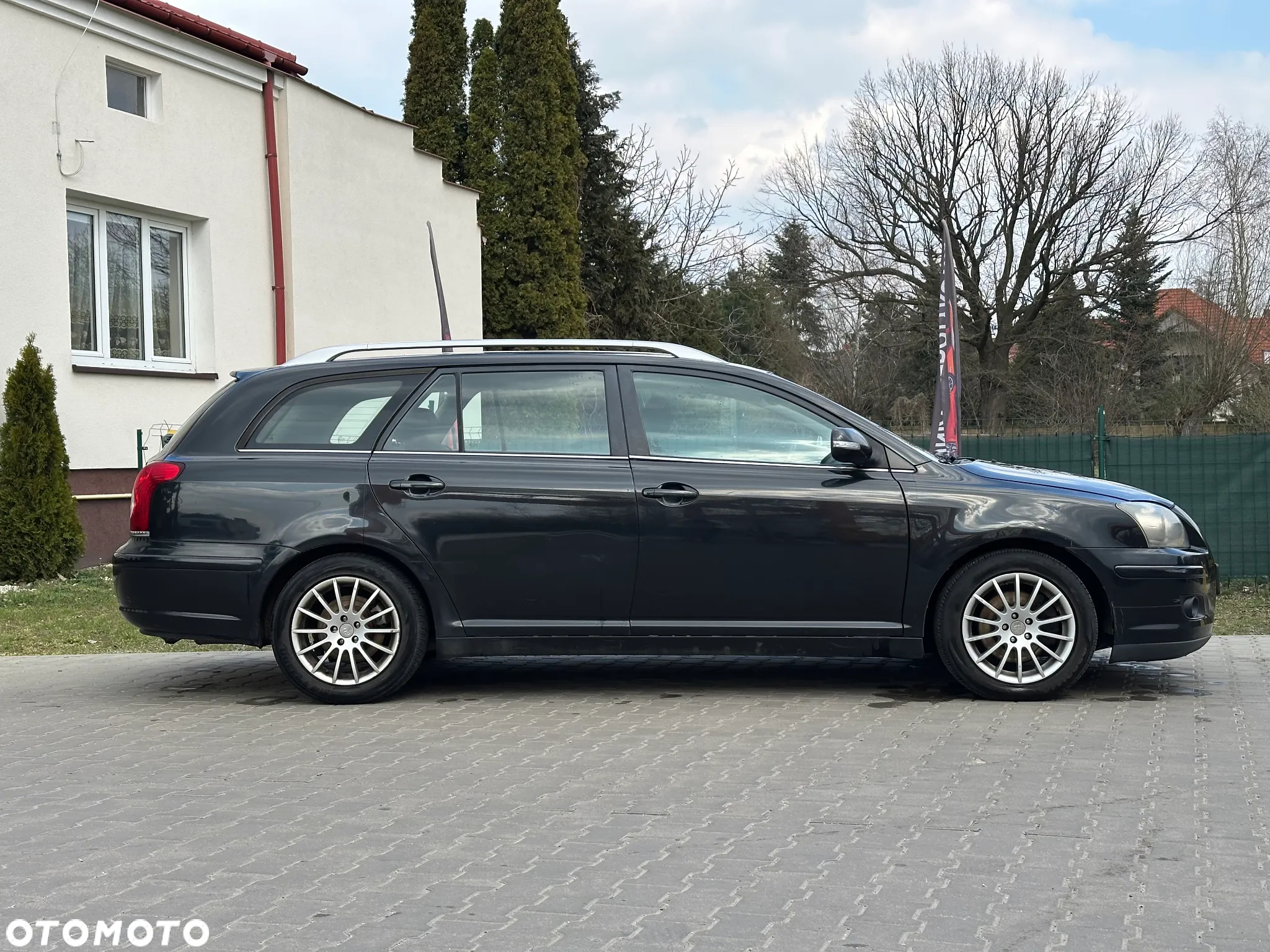 Toyota Avensis - 9