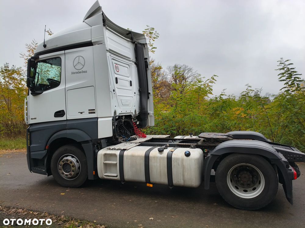 Mercedes-Benz Actros - 5