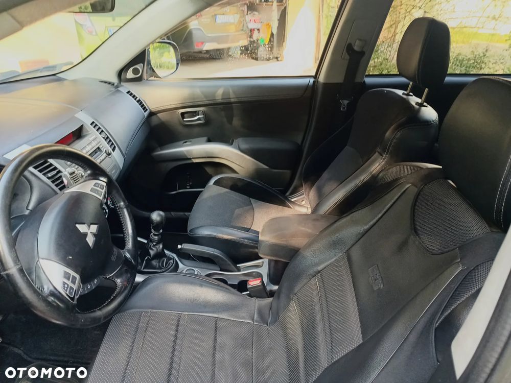 Mitsubishi Outlander 2.0 DID Intense + - 10