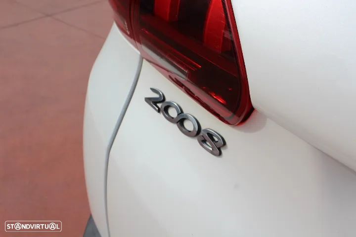 Peugeot 2008 1.2 PureTech Allure - 15