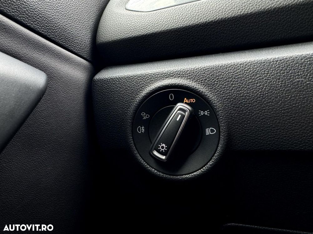 Volkswagen T-Roc - 15