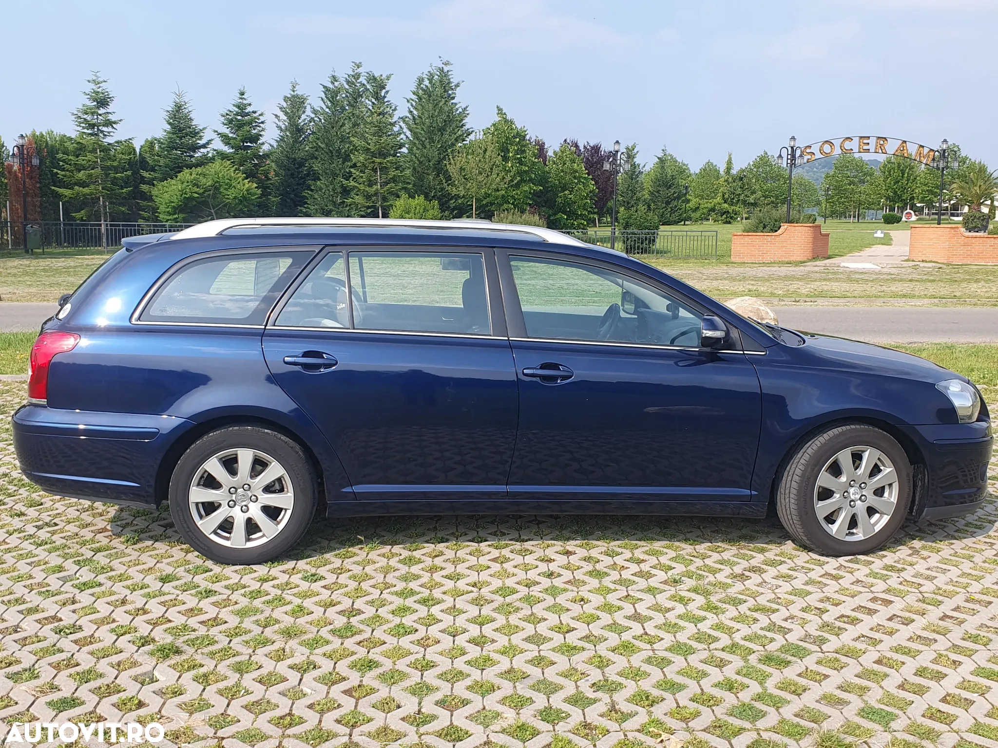 Toyota Avensis - 2