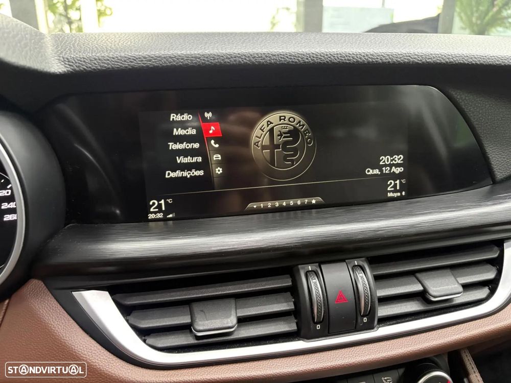 Alfa Romeo Stelvio - 23