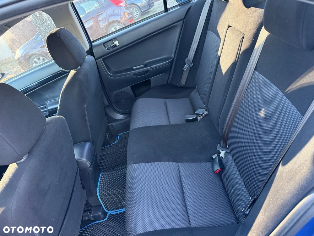 Mitsubishi Lancer Evolution GSR - 18