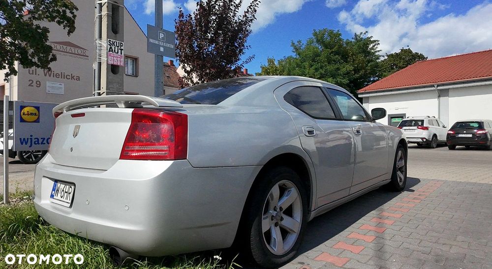 Dodge Charger 2.7 V6 SE - 4