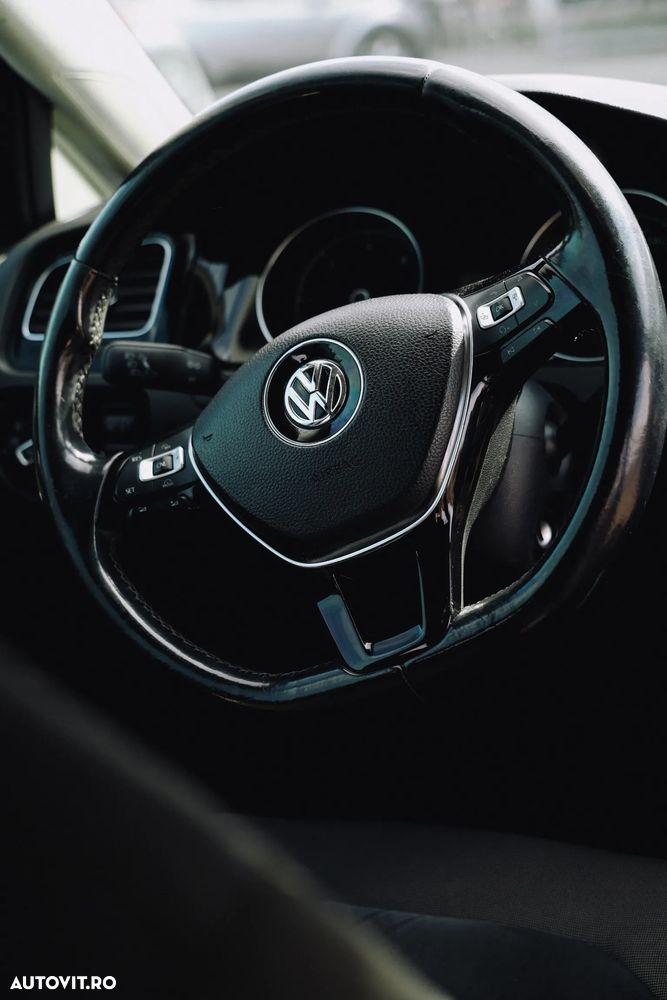 Volkswagen Golf 1.6 TDI BlueMotion Technology Comfortline - 11