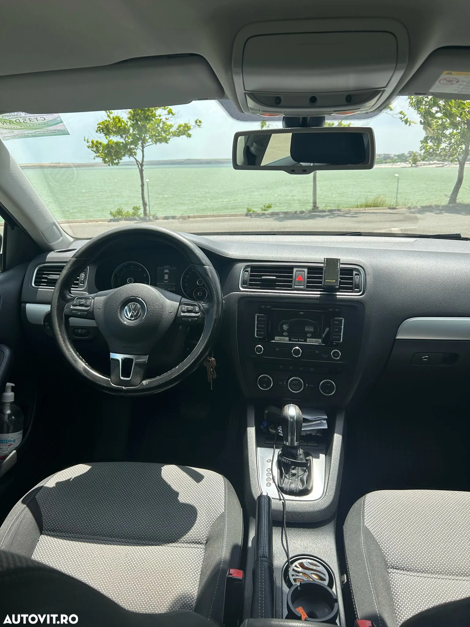 Volkswagen Jetta - 7