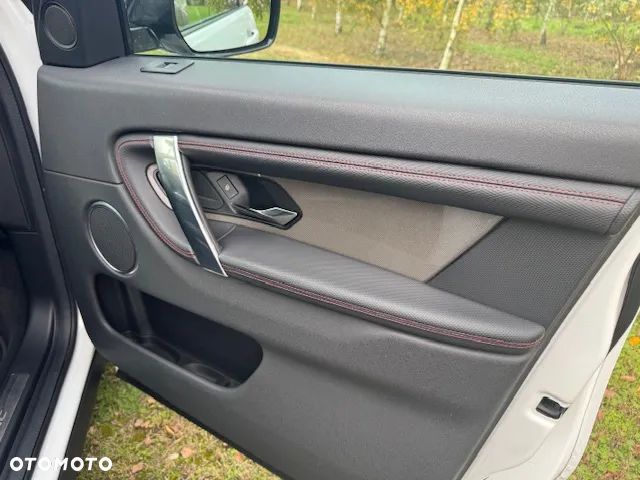 Land Rover Discovery Sport 2.0 D180 R-Dynamic SE - 28