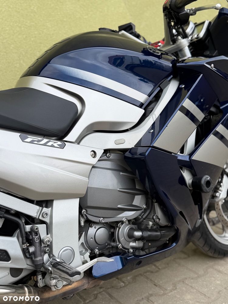 Yamaha FJR - 14