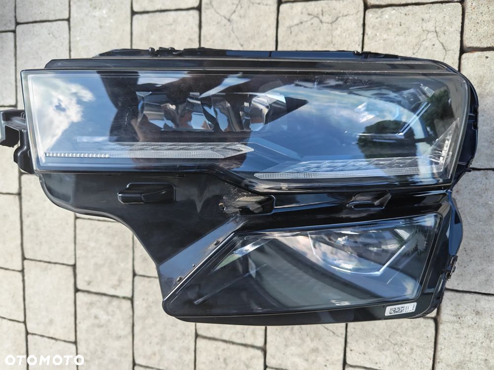 Skoda Karoq lampa przednia 57B941035