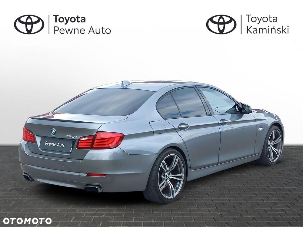 BMW Seria 5 550i - 5