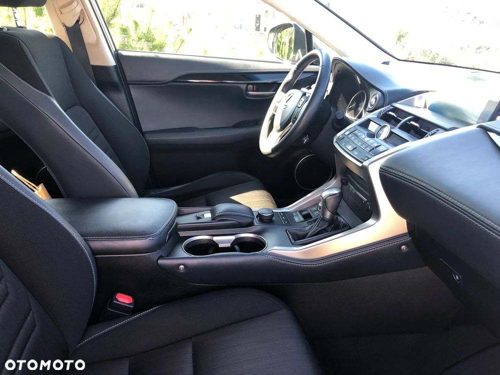 Lexus NX 300h Elegance AWD - 10