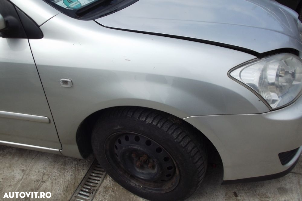Aripa Toyota Corolla 2002-2007 aripi stanga dreapta dezmembrez Corolla - 2
