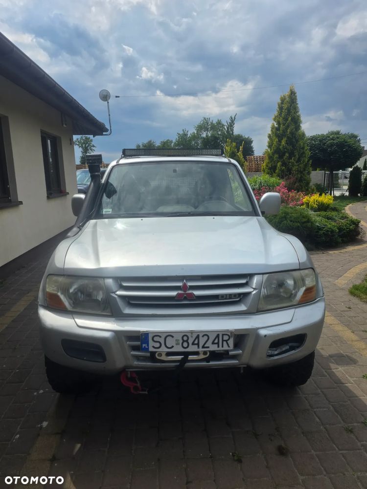 Mitsubishi Pajero - 1