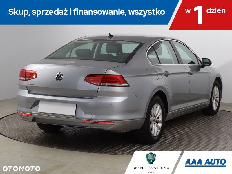 Volkswagen Passat - 7