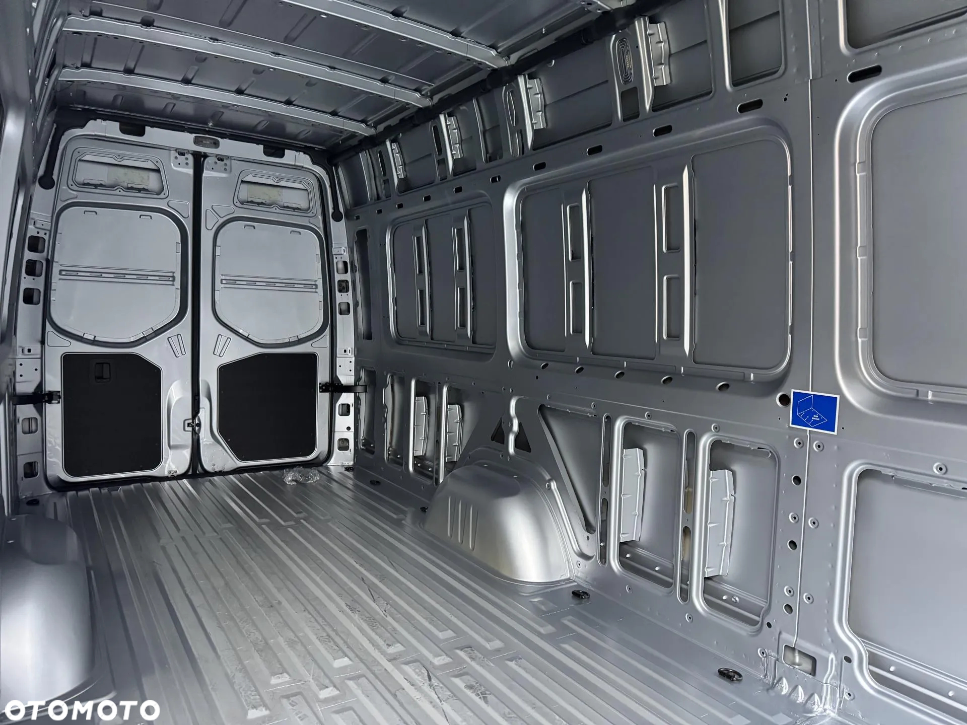 Mercedes-Benz Sprinter - 9