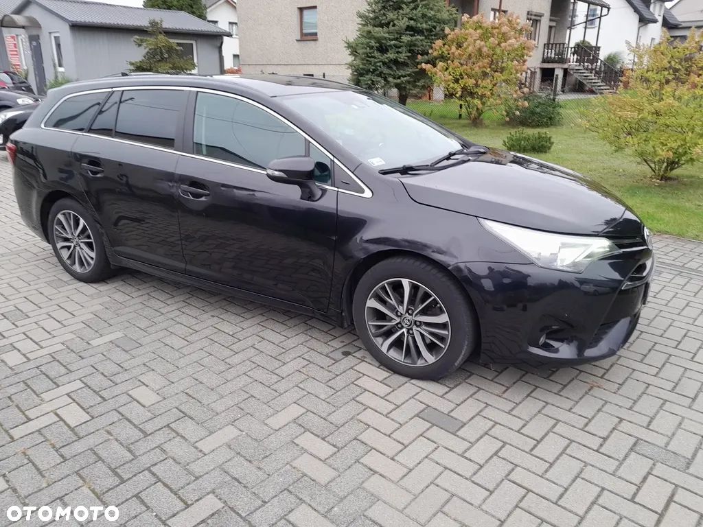 Toyota Avensis 2.0 D-4D Premium - 1