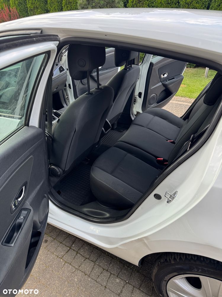 Renault Megane 1.5 dCi Expression - 11