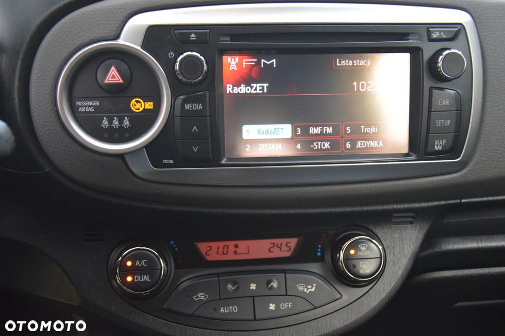 Toyota Yaris 2012 photo 5