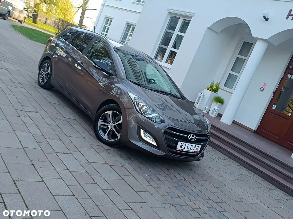 Hyundai i30 blue Kombi 1.6 CRDi Passion - 37