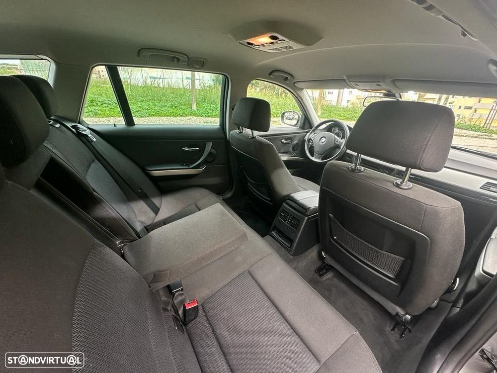 BMW 318 d Touring Line Sport - 14