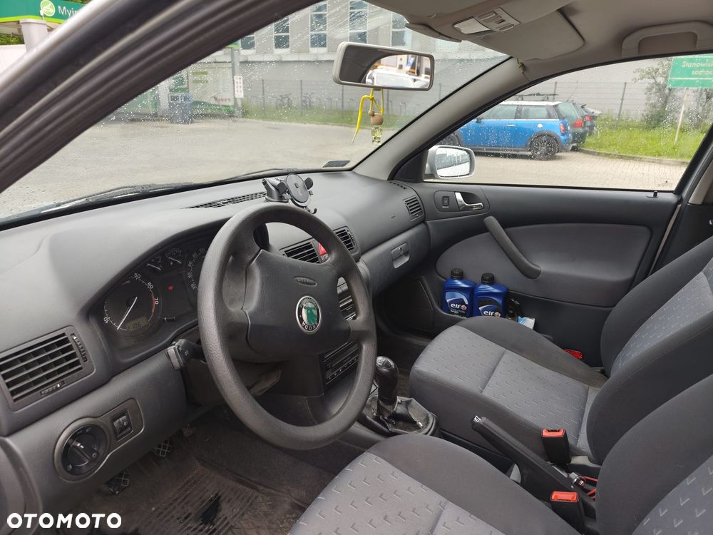 Skoda Octavia 1.6 Tour - 7