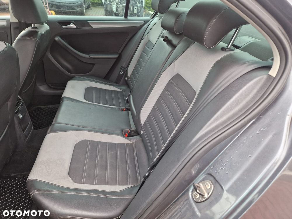 Volkswagen Jetta 1.4 TSI Highline - 16