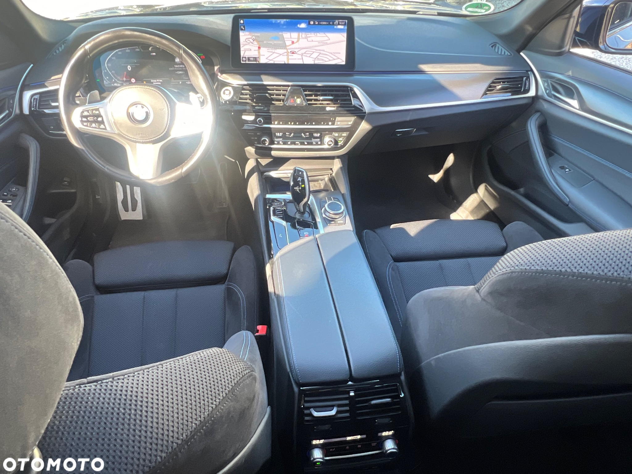 BMW Seria 5 520d xDrive Touring M Sport Edition - 15