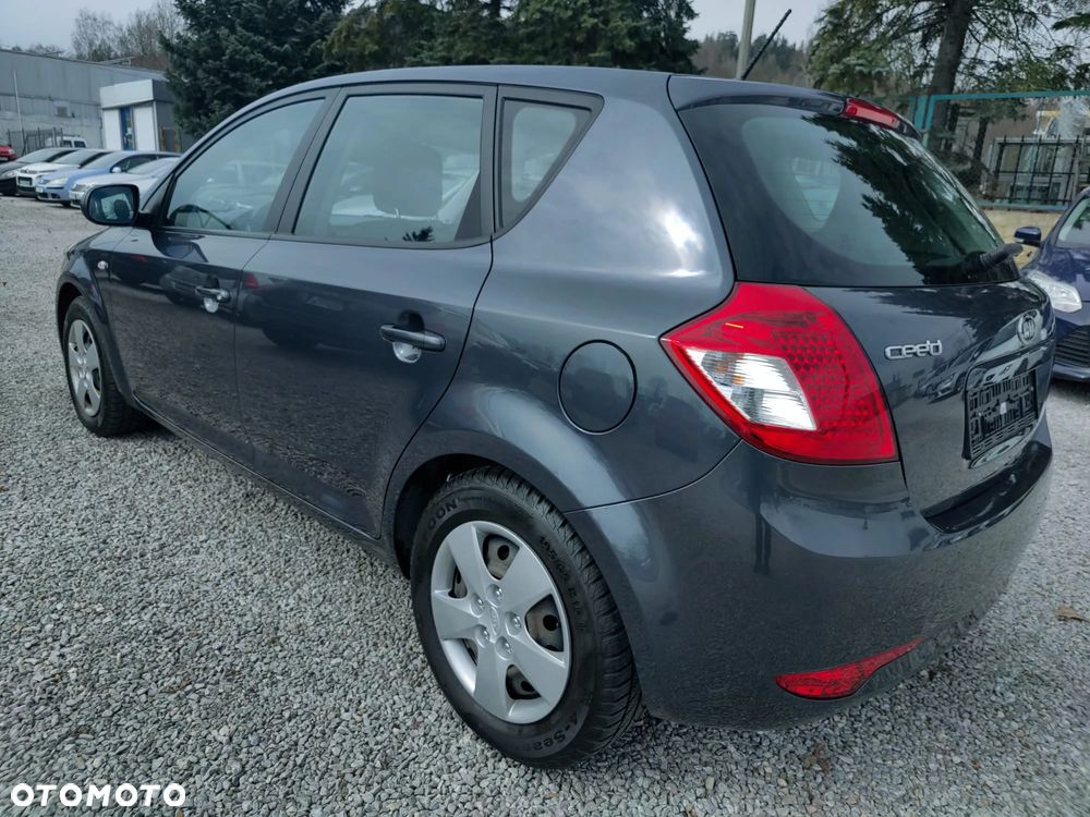 Kia Ceed - 19