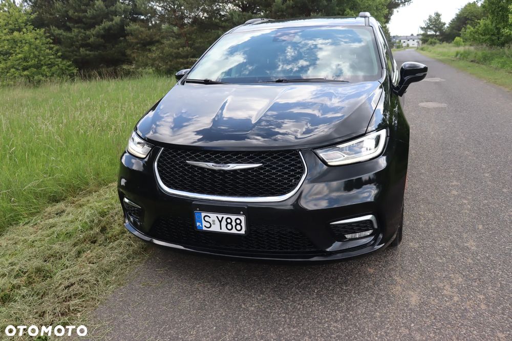 Chrysler Pacifica - 2