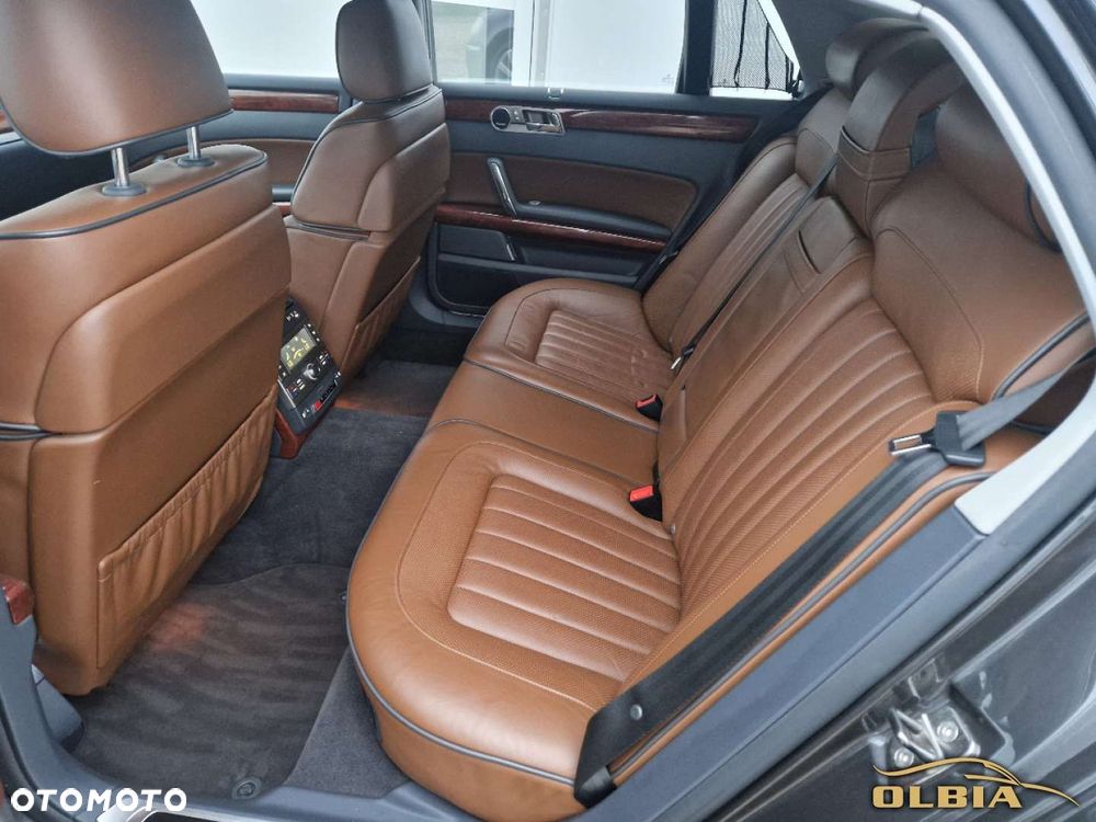 Volkswagen Phaeton - 20