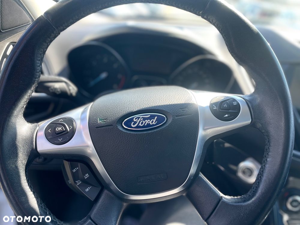 Ford Kuga 2.0 TDCi 2x4 Titanium - 20