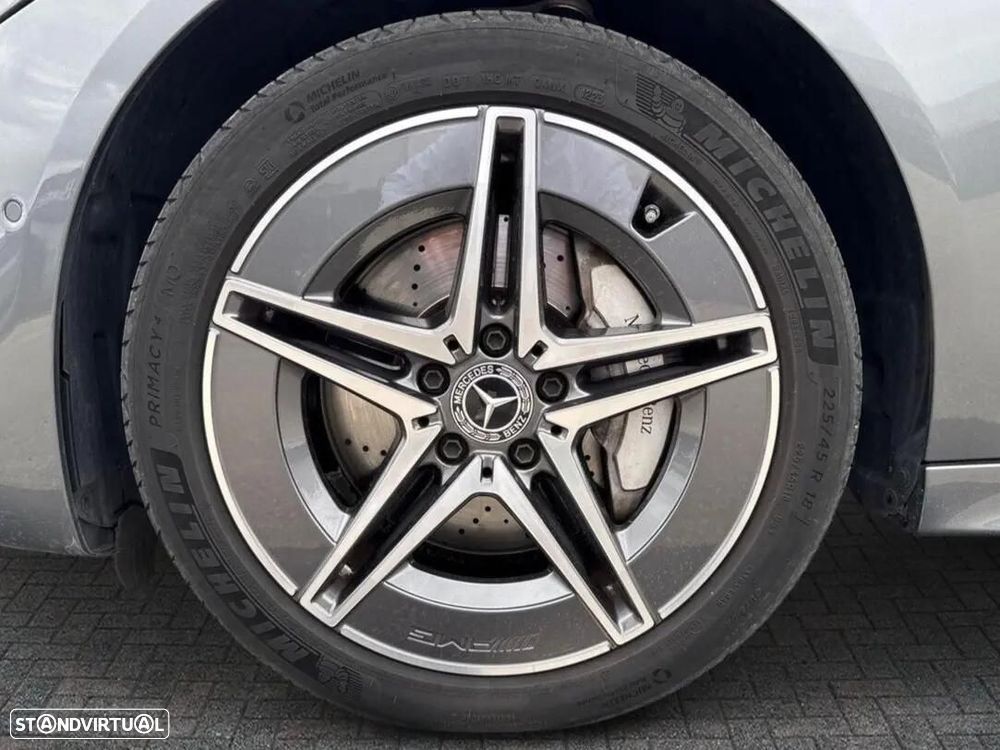 Mercedes-Benz C 300 e AMG Line - 16