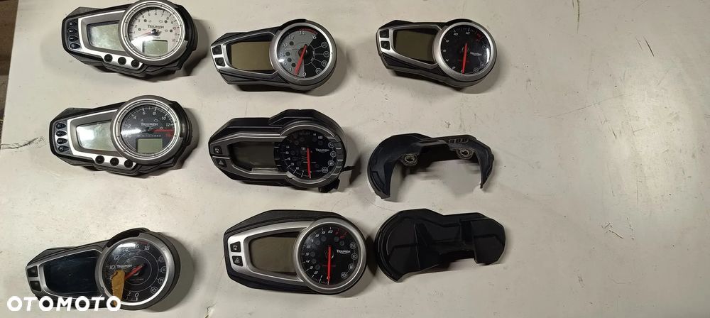 TRIUMPH TIGER  STREET TRIPLE SPEED SPORT DAYTONA LICZNIK ZEGARY - 1