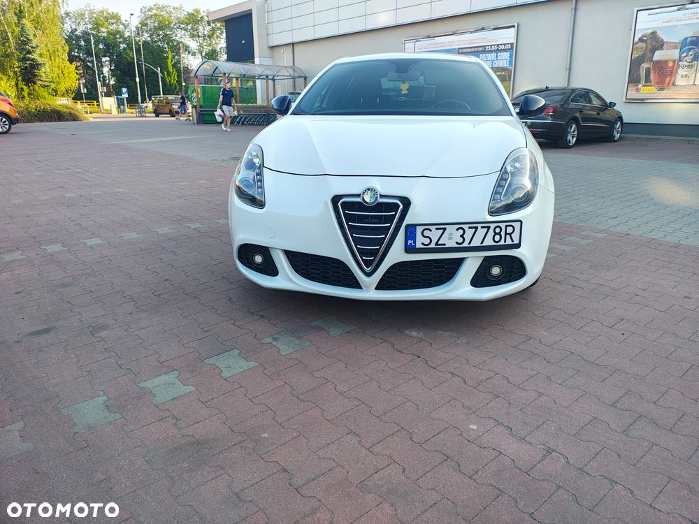 Alfa Romeo Giulietta 1750 TBi Quadrifoglio Verde - 2