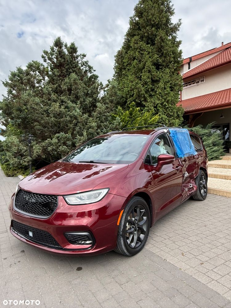 Chrysler Pacifica - 3