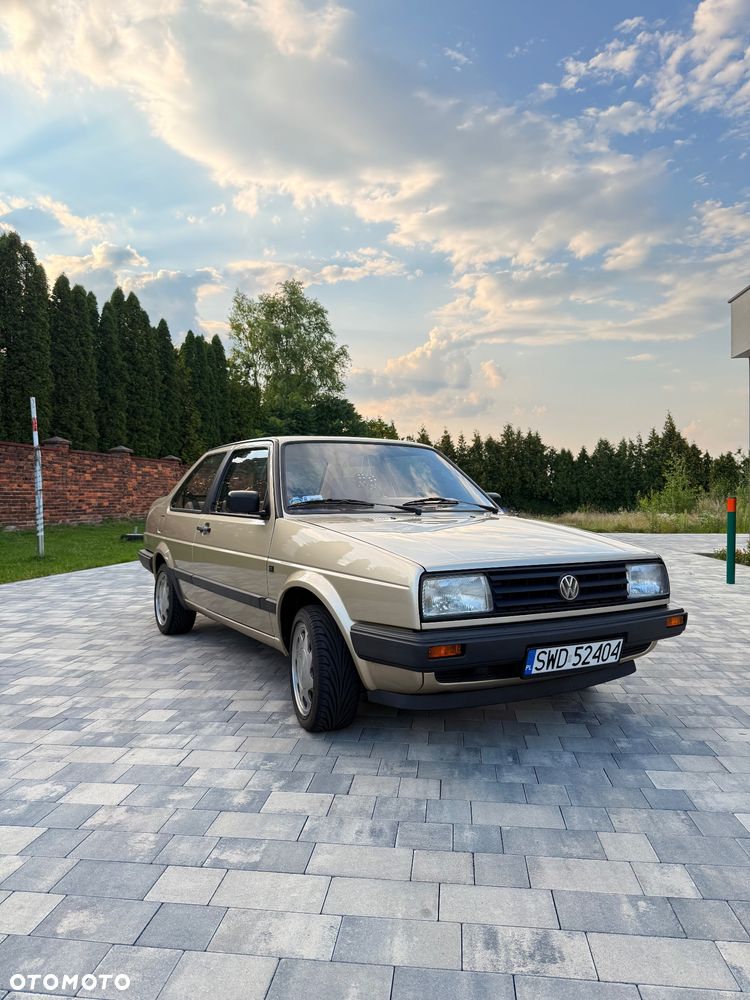 Volkswagen Jetta 1.3 CL - 4