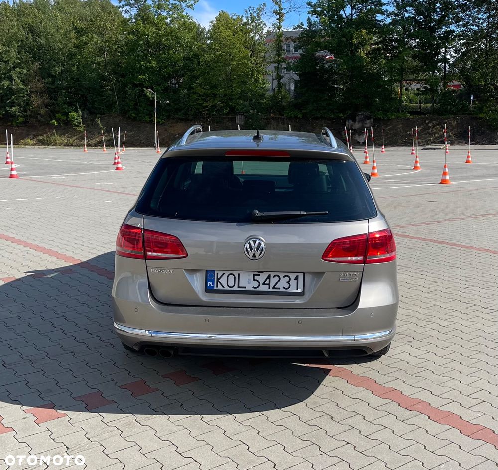 Volkswagen Passat 2.0 TDI DSG BlueMotion Technology R-Line - 5