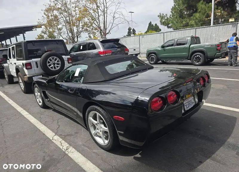 Chevrolet Corvette - 3