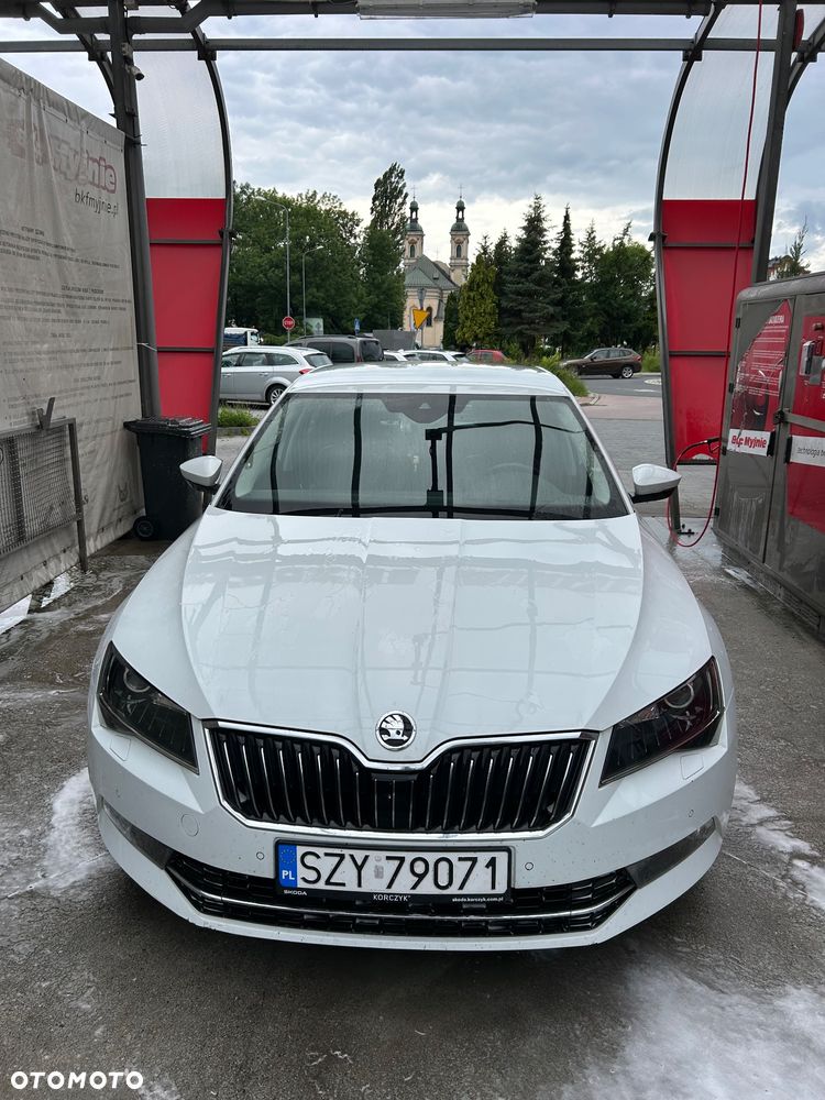 Skoda Superb 2.0 TDI Ambition DSG - 1