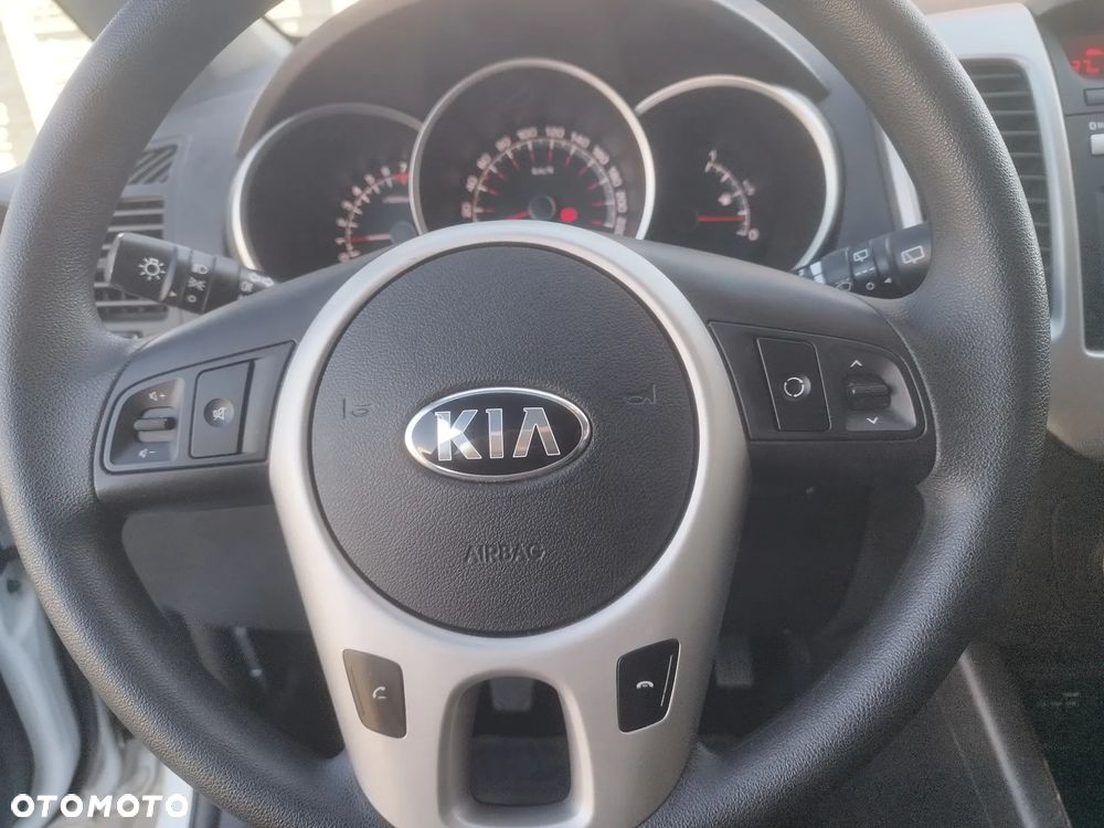 Kia Venga - 19