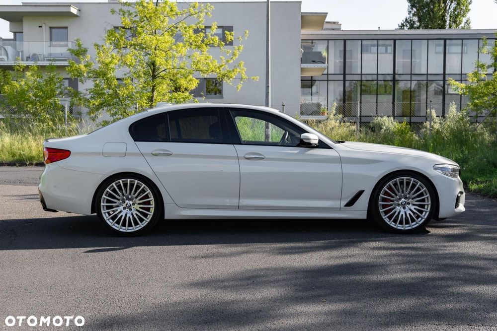 BMW Seria 5 M550i xDrive sport - 8