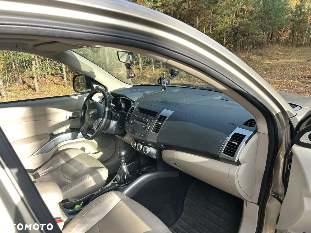 Mitsubishi Outlander 2.0 DID Intense - 12