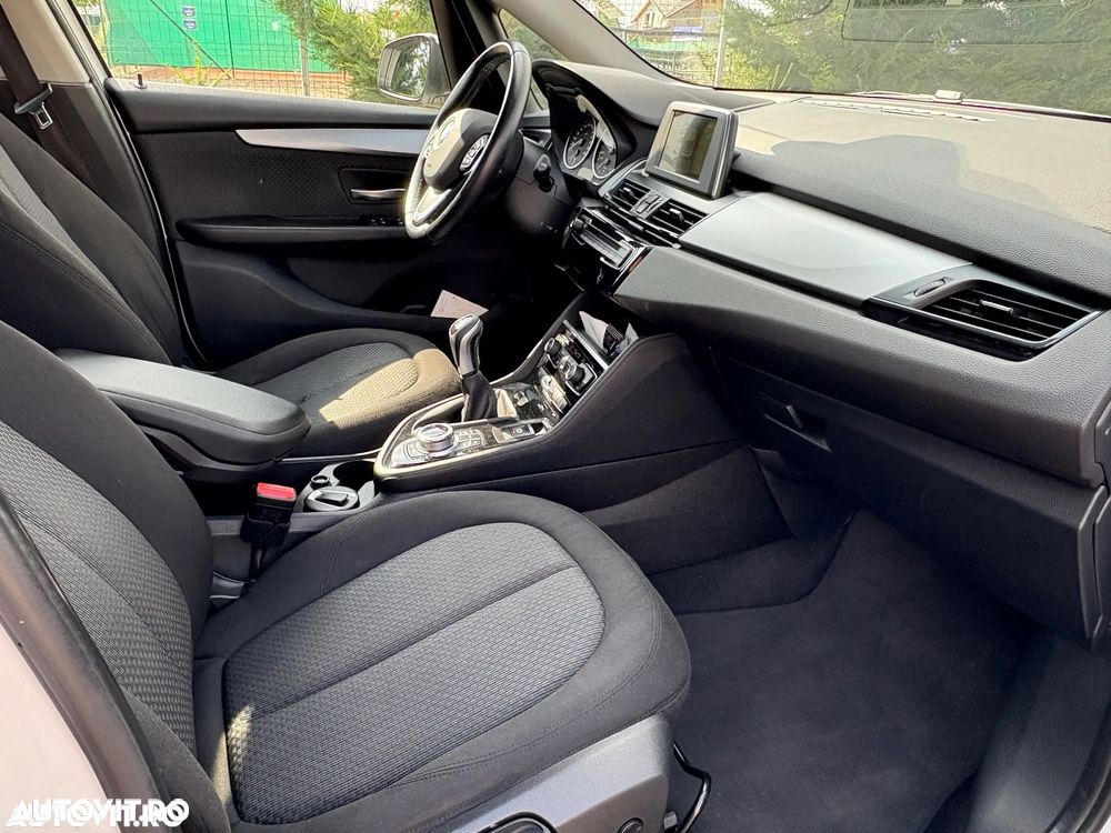 BMW Seria 2 218i Active Tourer - 8