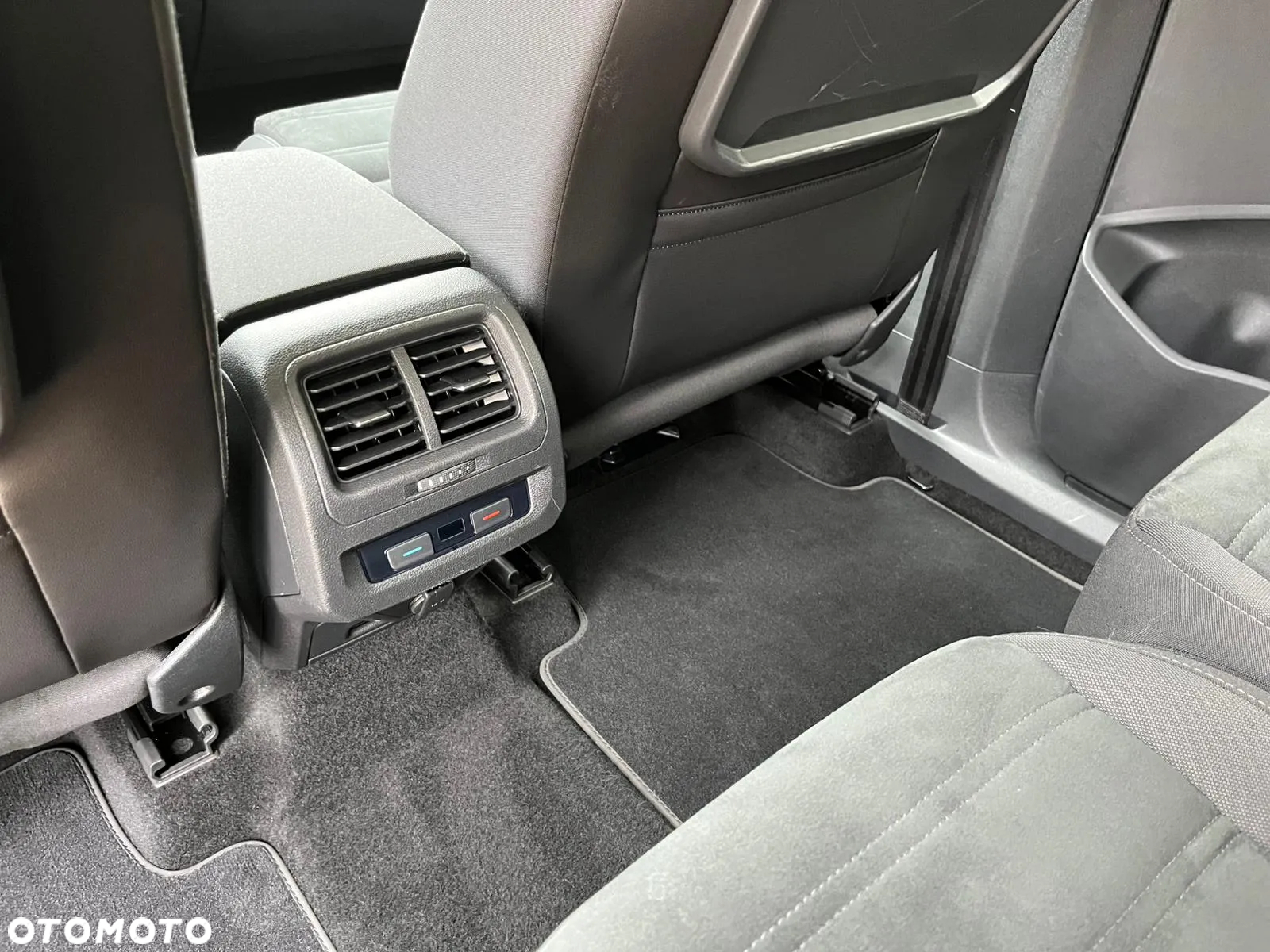 Volkswagen Touran - 15