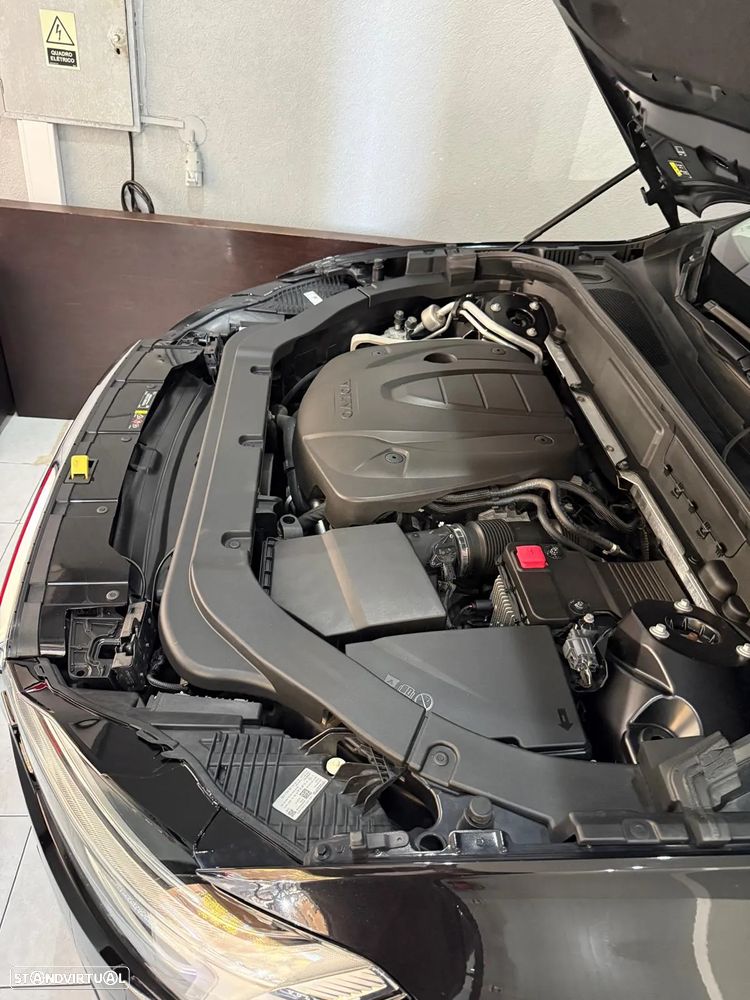 Volvo XC 60 2.0 D4 Inscription AWD Geartronic - 42