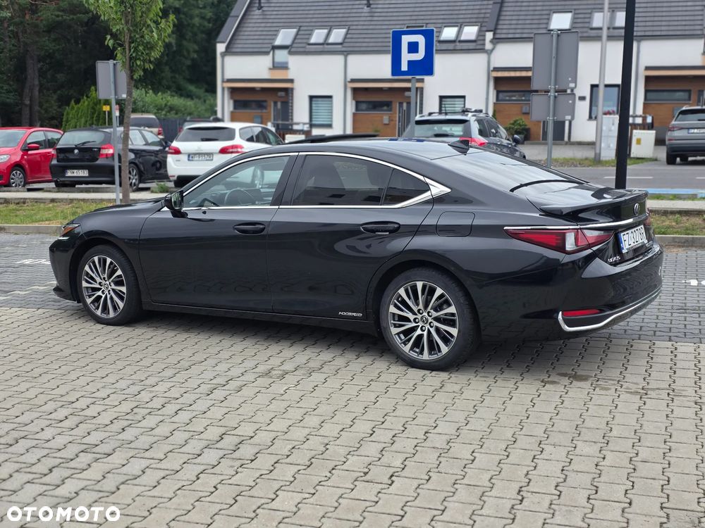 Lexus ES 300h Business Edition + - 5